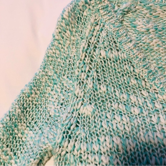 Aeropostale Size Medium Mint Green White Knit V-Neck Sweater - Picture 5 of 11